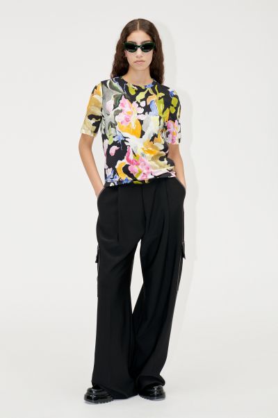 Stine Goya Reliable Tops & Shirts Women Leonie T-Shirt - Artistic Floral